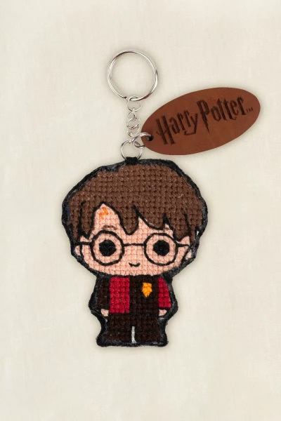 DMC Harry Potter Kreuzstichset – Schlüsselanhänger selber sticken | 5 × 6 cm