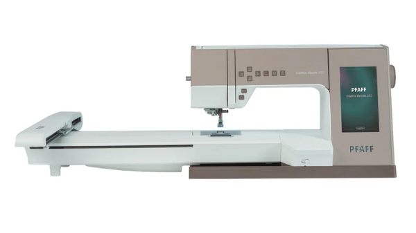 PFAFF creative elevate™ 680 mit Stickmodul – Premium Näh- und Stickmaschine mit IDT™ System